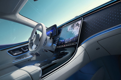 全新EQE搭载无线CarPlay，智能互联引领奔驰电动化新篇章